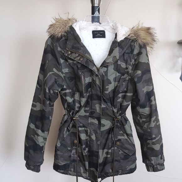 Love Tree Sherpa Drawstring Camouflage- Removable Fur-Trimmed Women's Jacket - Picture 1 of 13